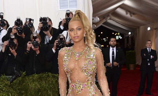 Beyonce: Ημίγυμνη πάνω σε εικονικό άλογο – Η εντυπωσιακή φωτογραφία από το νέο της άλμπουμ