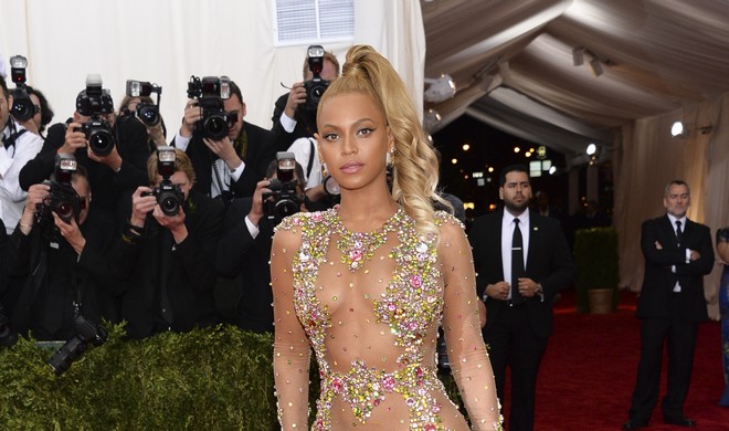Beyonce: Ημίγυμνη πάνω σε εικονικό άλογο – Η εντυπωσιακή φωτογραφία από το νέο της άλμπουμ