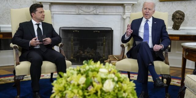 Αποκάλυψη Μπάιντεν: “Ο Ζελένσκι δεν ήθελε να μας ακούσει για τη ρωσική εισβολή”