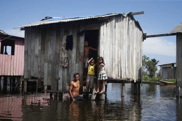 Πλημμύρες στη Βραζιλία: Πάνω απο 100 οι νεκροί
