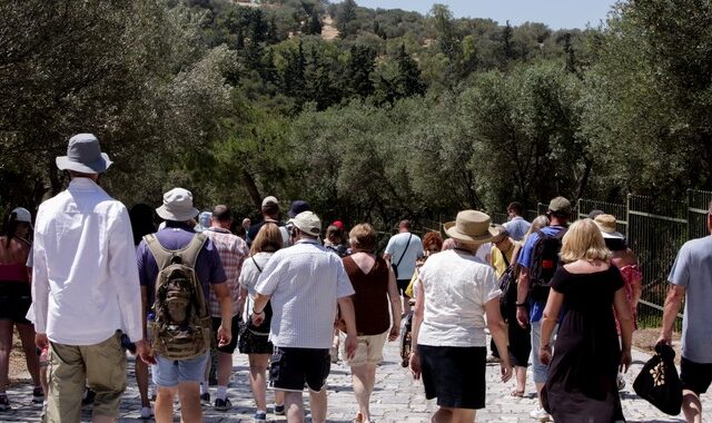 Κορονοϊός: 7.682 νέα κρούσματα σήμερα στην Ελλάδα – 12 νεκροί και 97 διασωληνωμένοι