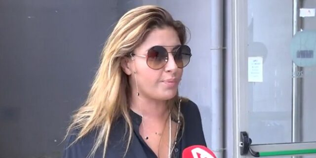 Έλενα Παπαρίζου: Η ενόχλησή της όταν ρωτήθηκε για τον άντρα που γδύθηκε σε συναυλία της