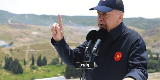 Libération: Πληθωρισμός και εκλογές οι αιτίες των πολεμικών διακηρύξεων Ερντογάν