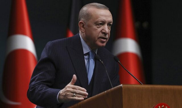 Yeni Safak: Θέμα “παράνομης κατοχής νησιών” θα θέσει ο Ερντογάν στο ΝΑΤΟ