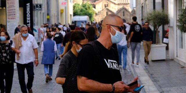 Κορονοϊός: Λιγότερα τα κρούσματα αλλά όχι οι θάνατοι – Αλλάζει ο τρόπος καταγραφής