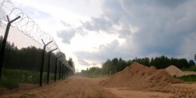 Εσθονία: Ολοκλήρωσε το πρώτο τμήμα του τείχους στα σύνορα με τη Ρωσία