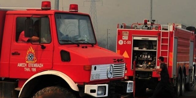 Φωτιά στον Ασπρόπυργο: Κανονικά σχολεία και εργοστάσια, ενώ συνεχίζονται οι μετρήσεις για τα αέρια