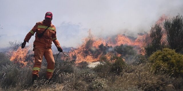 Πυρκαγιές: Έκτακτη σύσκεψη λόγω αυξημένου κινδύνου – Συνδράμουν και Ρουμάνοι πυροσβέστες