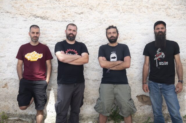 Στους Social Waste αρέσει στα κρυφά και ο Μητροπάνος