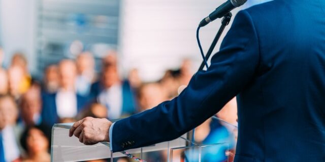 Έρευνα αποκαλύπτει: Οι πολιτικοί ζουν περισσότερο από τους απλούς πολίτες – Ποιοι οι λόγοι