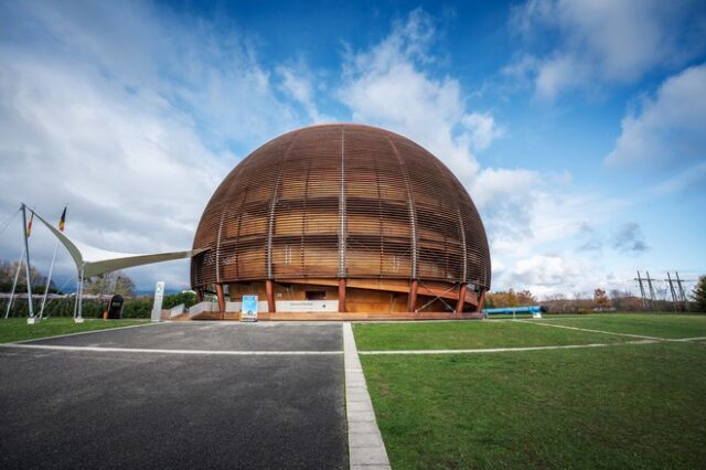 Πόλεμος στην Ουκρανία: Το CERN διακόπτει τις συμφωνίες συνεργασίας με Ρωσία και Λευκορωσία