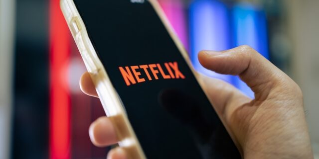 Netflix: Ποια παραπτώματα θα οδηγούν στο “κλείδωμα” νέων συσκευών