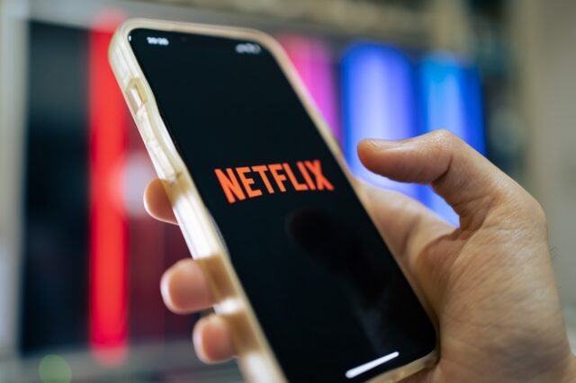 Netflix: Ποια παραπτώματα θα οδηγούν στο “κλείδωμα” νέων συσκευών