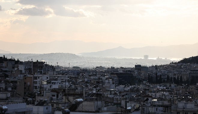 Καιρός Αθήνα: Λίγες νεφώσεις που βαθμιαία θα αυξηθούν