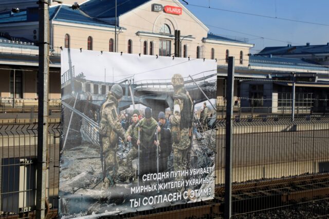Η Λιθουανία “απέκλεισε” το Καλίνινγκραντ: “Θα απαντήσουμε” λέει η Μόσχα – Ανησυχία για γενικευμένη ανάφλεξη