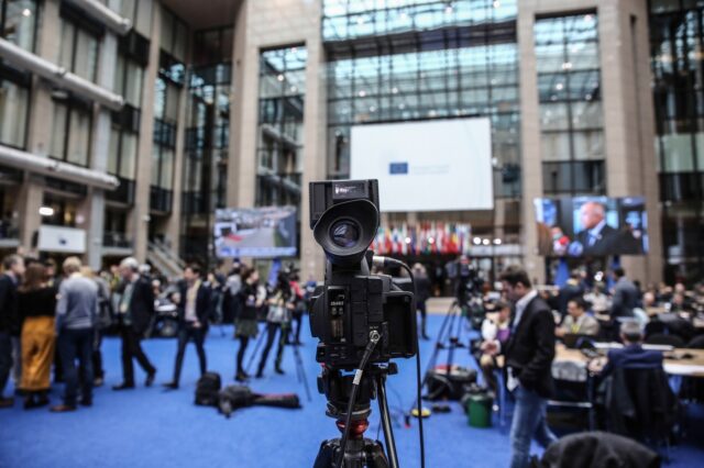 Έρευνα Reuters: Τα ελληνικά ΜΜΕ στον βωμό της “Λίστας Πέτσα” – Από τα social media ενημερώνονται οι Έλληνες