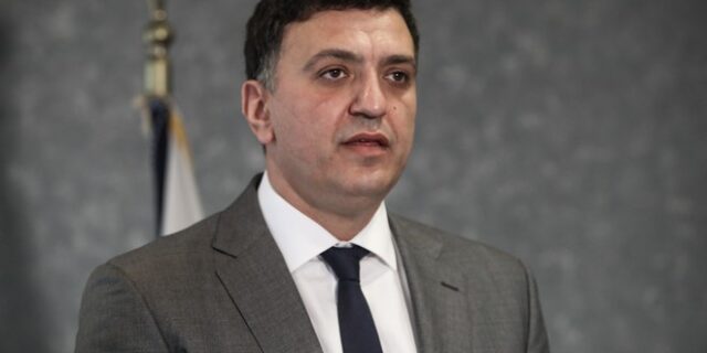 Κακοκαιρία Ariel: Περιπέτεια στον αέρα για τον Βασίλη Κικίλια – Δεν μπορούσε να προσγειωθεί το αεροσκάφος που επέβαινε