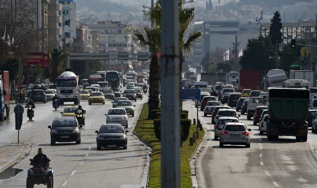 Κίνηση στους δρόμους: Μποτιλιάρισμα σε Κηφισό και κεντρικούς δρόμους – LIVE ΧΑΡΤΗΣ