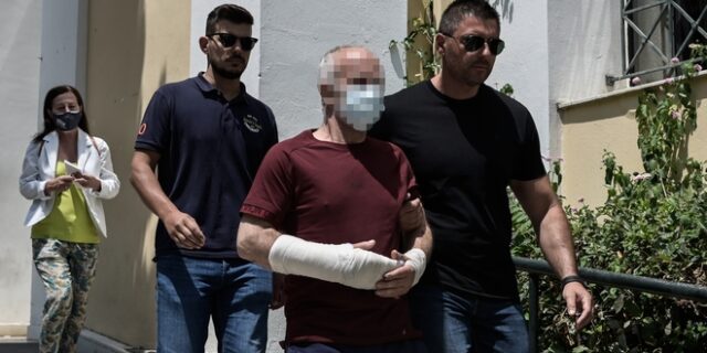 Γυναικοκτονία στο Κουκάκι: Στη φυλακή ο 55χρονος – Είπε οτι ζήλευε παθολογικά
