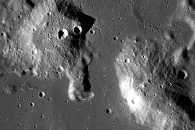 NASA: Αποστολή για να ερευνήσει μυστηριώδεις τύμβους στο φεγγάρι