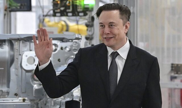 Έλον Μασκ: Ετοιμάζεται να απολύσει το 10% των εργαζομένων της Tesla