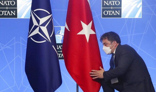 Τουρκία: “Η σύνοδος του ΝΑΤΟ τον Ιούνιο δεν αποτελεί προθεσμία για την ένταξη Φινλανδίας – Σουηδίας”