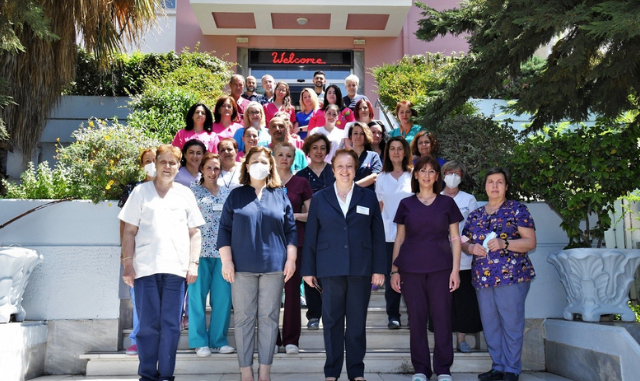 Πλατιά χαμόγελα για το έργο ζωής στα παιδιατρικά νοσοκομεία