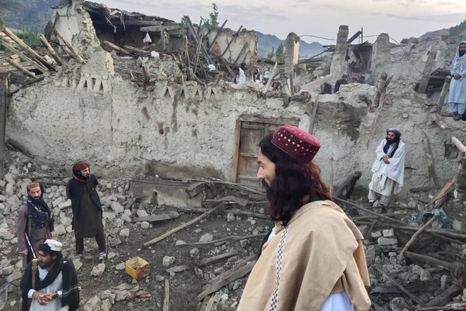 Φονικός σεισμός στο Αφγανιστάν: Πάνω από 1.000 νεκροί και 1.500 τραυματίες – Συγκλονιστικά καρέ