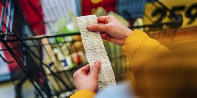 Πληθωρισμός: Με μειωμένη ταχύτητα αλλά και με αυξήσεις “φωτιά” σε βασικά είδη