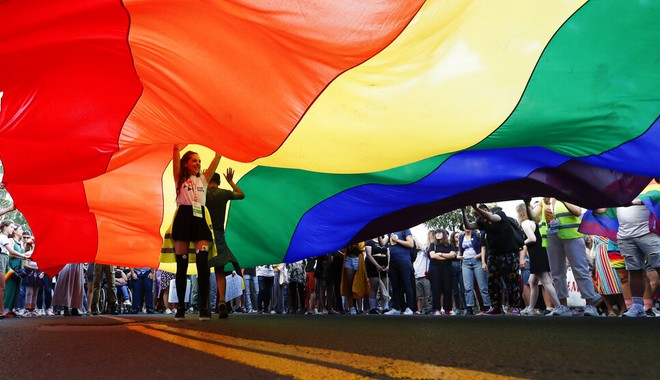 Η Amazon περιορίζει την πρόσβαση σε ΛΟΑΤΚΙ+ προϊόντα στα Ηνωμένα Αραβικά Εμιράτα
