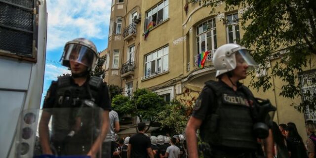 Τουρκία: Έφοδοι της αστυνομίας και 200 συλλήψεις πριν από το Pride στην Κωνσταντινούπολη