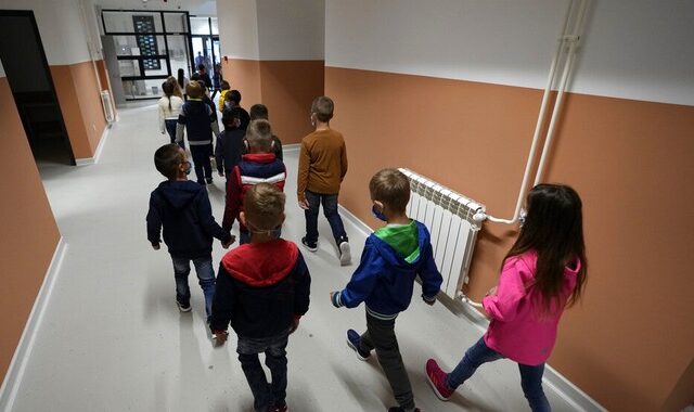 Σερβία: Πάνω από 200 σχολεία δέχτηκαν προειδοποίηση για βόμβα – Από το εξωτερικό τα μηνύματα
