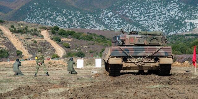 Οι Τούρκοι προκαλούν, οι Γερμανοί… ξανάρχονται και εμείς στέλνουμε τεθωρακισμένα στην Ουκρανία