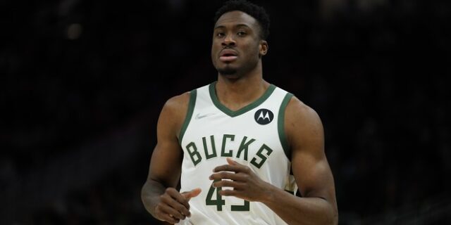 NBA: Ο Θανάσης Αντετοκούνμπο στους Μπακς για ακόμα μία σεζόν