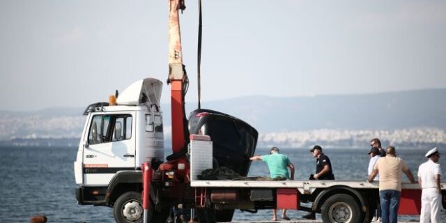 Θρίλερ στη Θεσσαλονίκη: Μητέρα και γιος οι νεκροί – “Έβαλαν χειροπέδες, πάτησαν γκάζι και έπεσαν στο νερό”