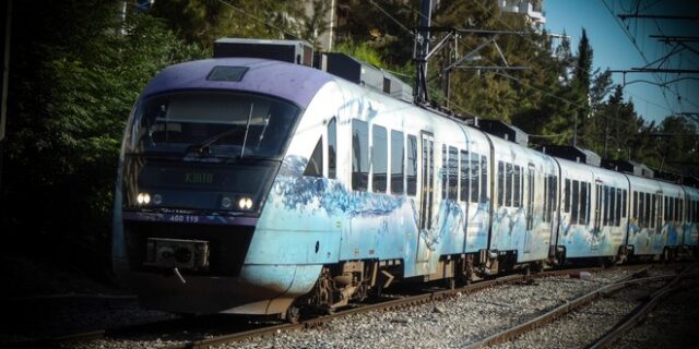 Σιδηρόδρομος: Υπογράφεται το έργο ηλεκτροκίνησης για το τμήμα Κιάτο-Αίγιο – Πότε θα λειτουργήσει