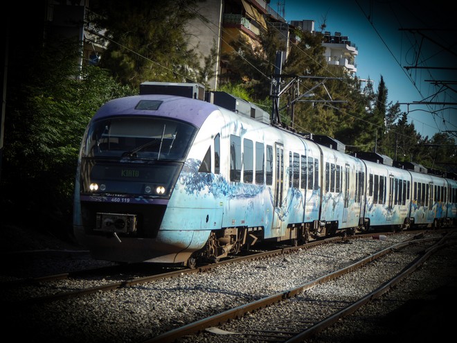Σιδηρόδρομος: Υπογράφεται το έργο ηλεκτροκίνησης για το τμήμα Κιάτο-Αίγιο – Πότε θα λειτουργήσει