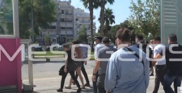 Ένταση πριν την επίσκεψη Μητσοτάκη στο Μέγαρο χορού Καλαμάτας – Πέταξαν τρικάκια