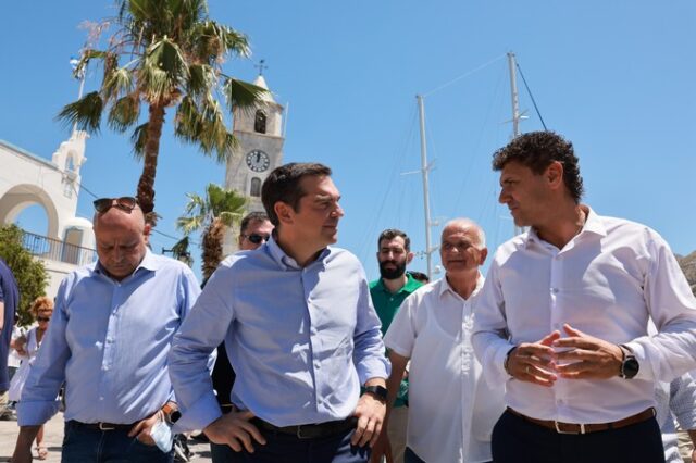 Τσίπρας: Ο Μητσοτάκης έχει αποφασίσει να δραπετεύσει γιατί τρέμει την ακρίβεια του χειμώνα