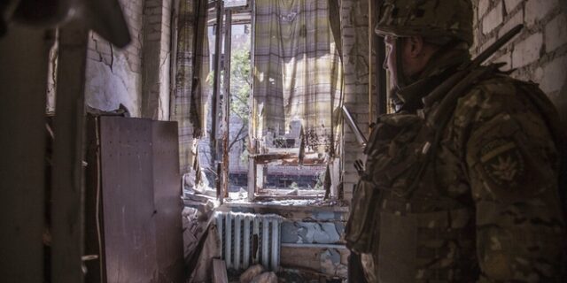 Ουκρανία: Ο ρωσικός στρατός προκαλεί “απόλυτες καταστροφές” στο Λισιτσάνσκ