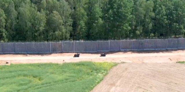 Πολωνία: “Σήκωσε” φράχτη 140 χλμ. στα σύνορα με τη Λευκορωσία για τους μετανάστες