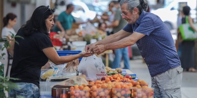 Κομισιόν: “Μαύρες” προβλέψεις για πληθωρισμό – Πρωταθλήτρια η Ελλάδα στην ταχύτητα ανόδου τιμών