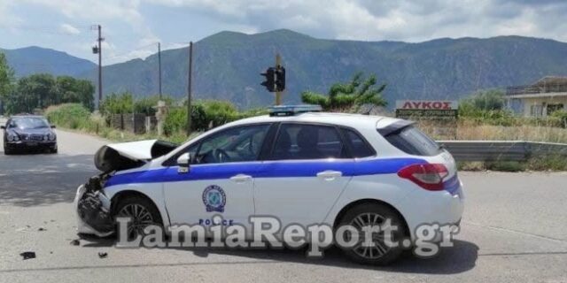 Λαμία: Περιπολικό της αστυνομίας συγκρούστηκε με αγροτικό