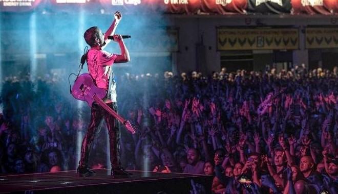 EJEKT Festival 2022: Ο έρωτας Ελλάδας – Muse είναι αμοιβαίος 
και “έλαμψε” δυναμικά στο ΟΑΚΑ