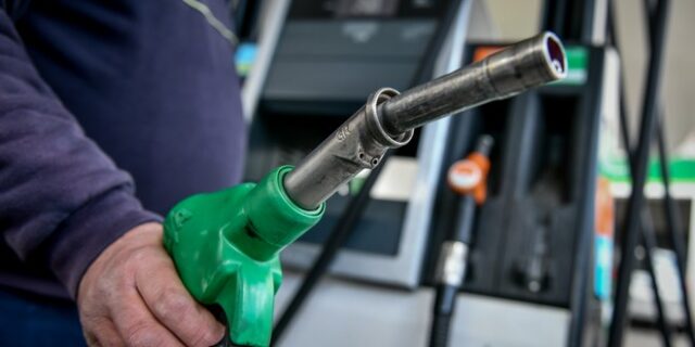 ΤτΕ: χαμηλώνει τον πήχη της ανάπτυξης στο 3,2% για φέτος