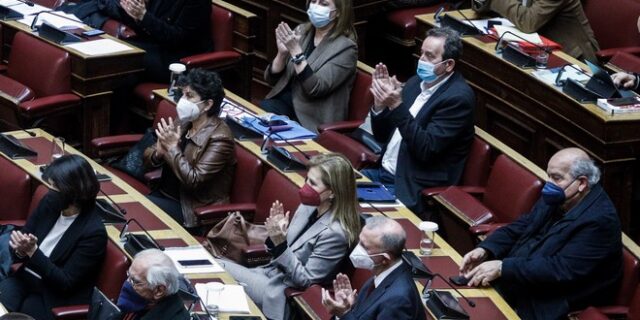 Βουλή: Τροπολογία ΣΥΡΙΖΑ για τη μεταρρύθμιση του νόμου περί πόθεν έσχες