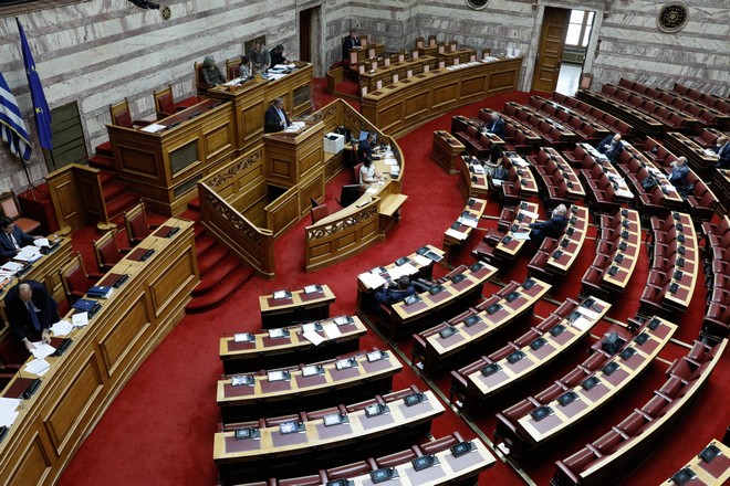 Υποκλοπές: Υπό το βάρος των εξελίξεων η κυβέρνηση  ανοίγει την Βουλή μία εβδομάδα νωρίτερα