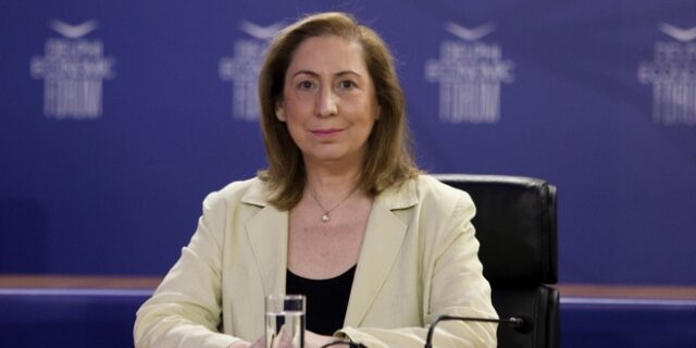 Ξενογιαννακοπούλου: Η κυβέρνηση Μητσοτάκη στερεί τα αναδρομικά από τους συνταξιούχους