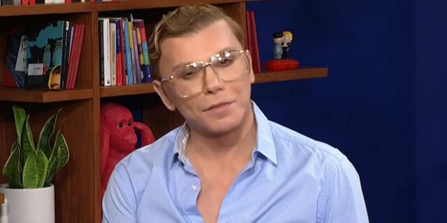 Τάκης Ζαχαράτος: Μιμήθηκε για πρώτη φορά την Αγγελική Νικολούλη
