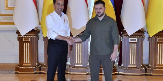 Ουκρανία: Ο πρόεδρος της Ινδονησίας προσφέρθηκε να μεταφέρει μήνυμα του Κιέβου στον Πούτιν